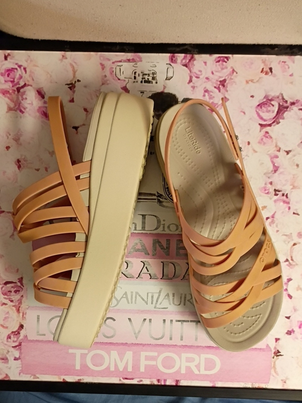 ❤️Womens CROCS BROOKLYN LITERIDE STRAPPY LOW WEDGE SANDALS SHOES 8 M